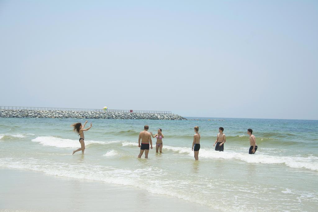 Ajman Beach Hotel Exteriör bild